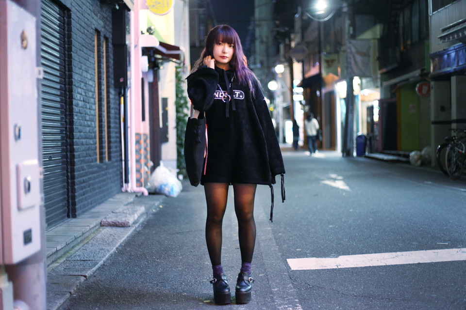 美少女とロックの西川 美優さんスナップ1枚目